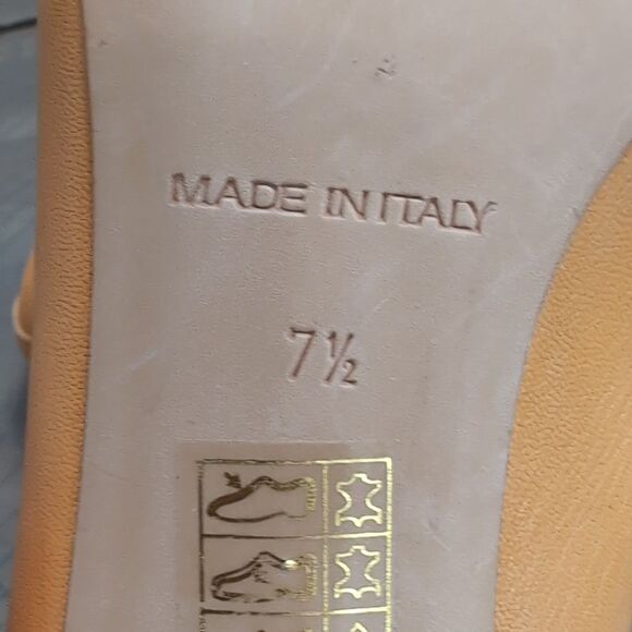 Everlane Mustard Yellow Leather Block Heels - Picture 12 of 15